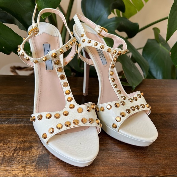 Prada Calzature Donna White Saffiano Leather Gold Studded Heels EU39.5 - Picture 4 of 16